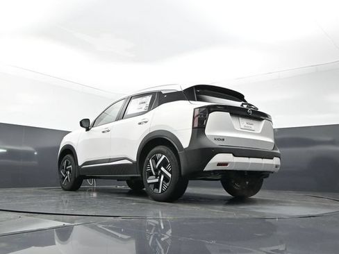 New 2026 Nissan Kicks SV w/ SV Premium Package AWD/4WD image 23