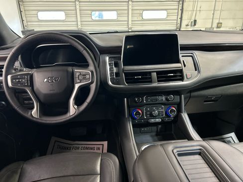 Used 2022 Chevrolet Tahoe Z71 w/ Luxury Package AWD/4WD image 4