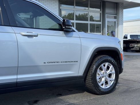 Used 2022 Jeep Grand Cherokee Limited RWD image 9