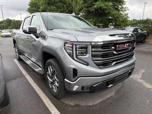Used 2023 GMC Sierra 1500 SLT w/ SLT Premium Package AWD/4WD image 4