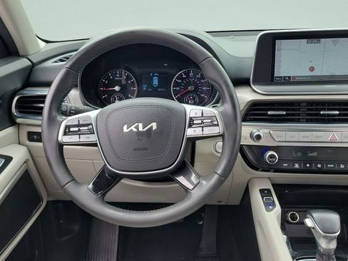 Used 2022 Kia Telluride EX w/ EX Premium Package FWD image 12