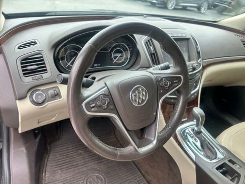 Used 2017 Buick Regal Premium w/ Driver Confidence Package #1 FWD image 32