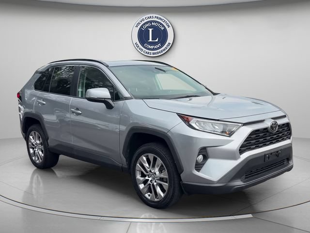 Used 2020 Toyota RAV4 XLE Premium FWD image 13