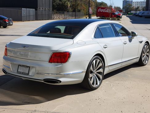 Used 2021 Bentley Flying Spur W12 image 13