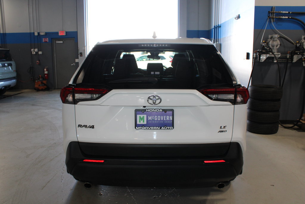 Used 2022 Toyota RAV4 LE AWD/4WD image 22