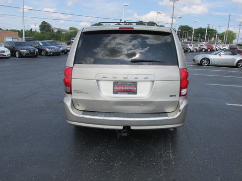 Used 2013 Dodge Grand Caravan SXT FWD image 4