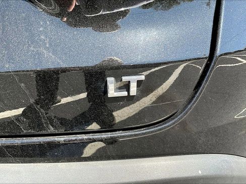 Used 2025 Chevrolet Trax LT FWD image 20