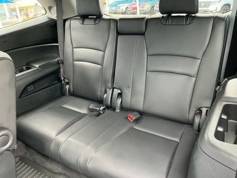 Used 2022 Honda Pilot Touring image 9