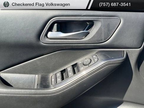 Used 2024 Nissan Rogue SV FWD image 14