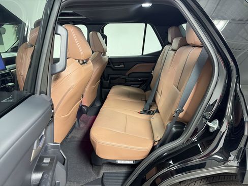 Used 2025 Toyota 4Runner Limited AWD/4WD image 14