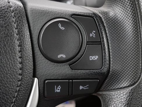 Used 2018 Toyota Corolla LE image 31