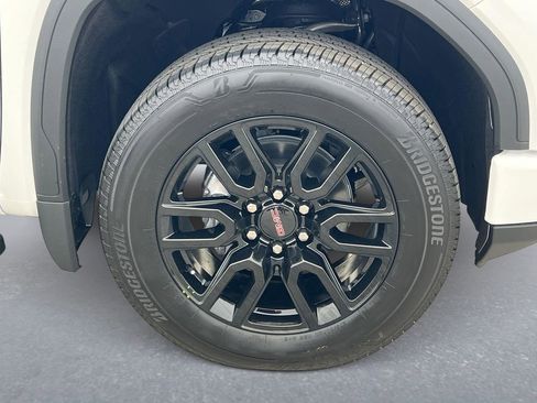 New 2026 GMC Sierra 1500 Elevation w/ LPO, Elevation Black Package AWD/4WD image 33