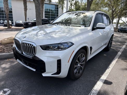Certified 2025 BMW X5 xDrive40i w/ M Sport Package AWD/4WD image 4