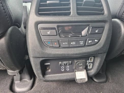 Used 2022 Honda Pilot Touring image 16