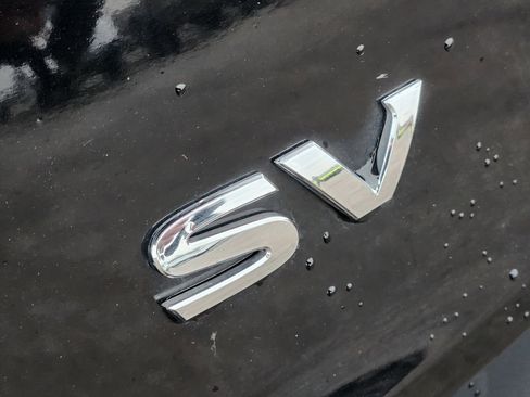 Used 2023 Nissan Rogue SV image 12