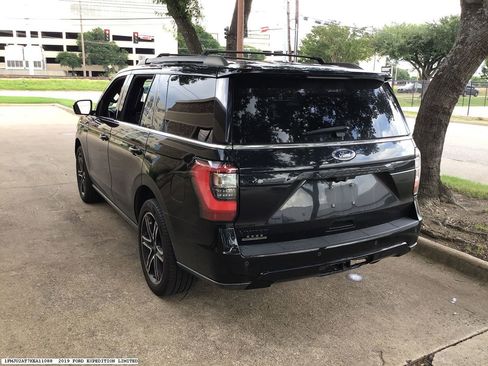 Used 2019 Ford Expedition Limited w/ Equipment Group 303A AWD/4WD image 4