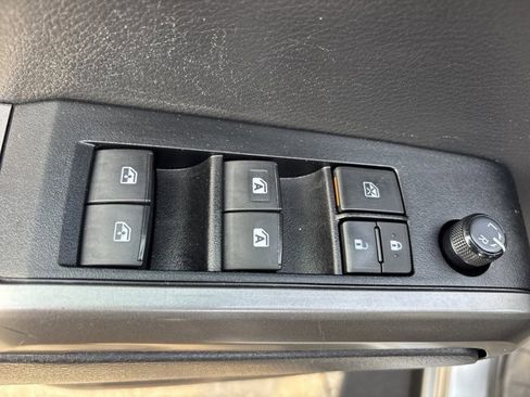 Used 2023 Toyota Tacoma Limited image 21