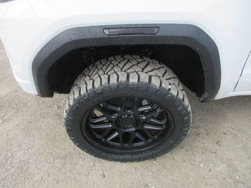 New 2026 GMC Canyon AT4 image 12