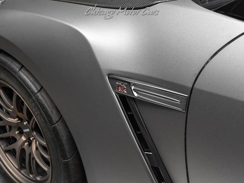 Used 2013 Nissan GT-R Black Edition AWD/4WD image 28