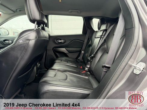 Used 2019 Jeep Cherokee Limited AWD/4WD image 11