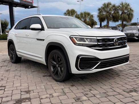 Used 2021 Volkswagen Atlas Cross Sport SE w/ Panoramic Sunroof Package FWD image 6