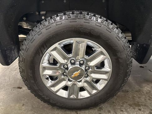 Used 2024 Chevrolet Silverado 3500 High Country w/ Technology Package image 43