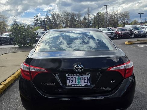 Used 2016 Toyota Corolla LE FWD image 9