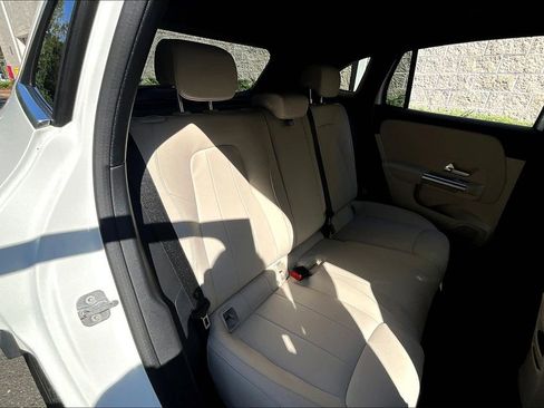 Used 2025 Mercedes-Benz GLA 250 4MATIC image 29