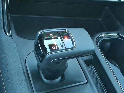 Certified 2025 GMC Sierra 1500 AT4 w/ AT4 Premium Package image 16