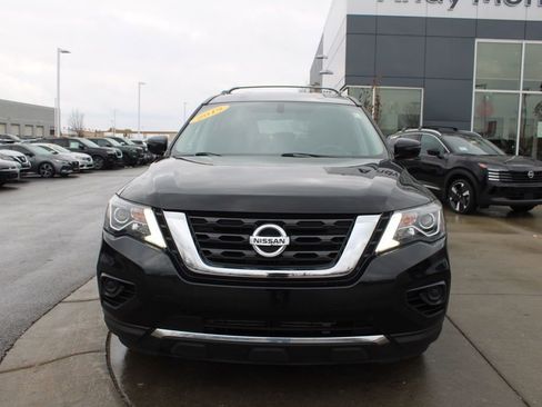 Used 2019 Nissan Pathfinder S image 2