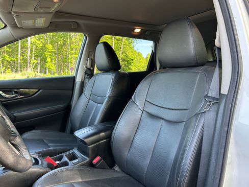 Used 2020 Nissan Rogue SL AWD/4WD image 16
