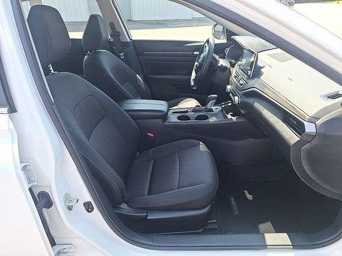Certified 2025 Nissan Altima 2.5 SV FWD image 21