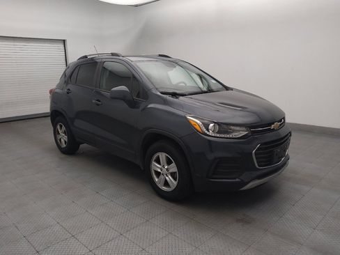 Used 2021 Chevrolet Trax LT w/ LT Convenience Package AWD/4WD image 11