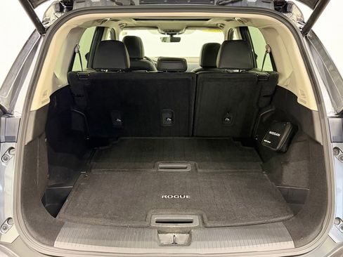 Used 2023 Nissan Rogue SL w/ SL Premium Package image 6