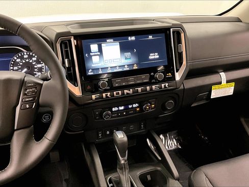 New 2025 Nissan Frontier SV w/ SV Convenience Package RWD image 8