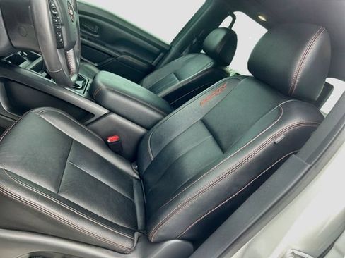 Used 2023 Nissan Titan PRO-4X w/ Pro-4x Convenience Package AWD/4WD image 17