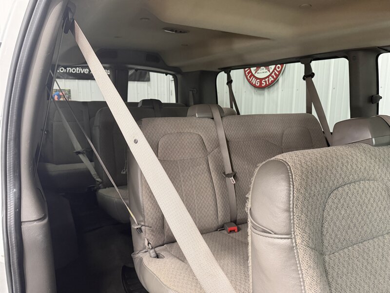 Used 2017 Chevrolet Express 3500 LT w/ LT Preferred Equipment Group RWD image 17