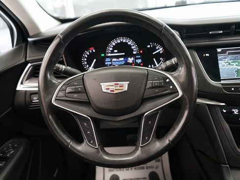 Used 2017 Cadillac XT5 Luxury w/ Driver Awareness Package image 29