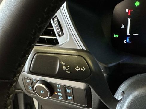 Used 2025 Ford Escape SE image 25