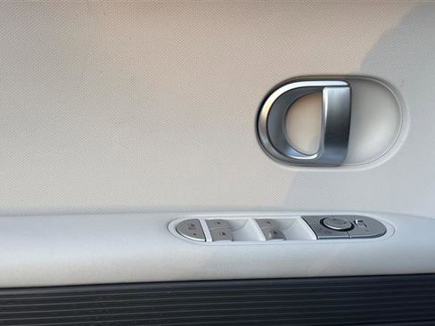 Used 2024 Hyundai Ioniq 5 SEL image 13