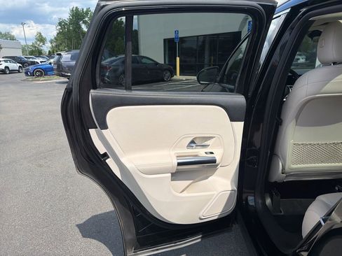 Used 2021 Mercedes-Benz GLA 250 4MATIC image 18
