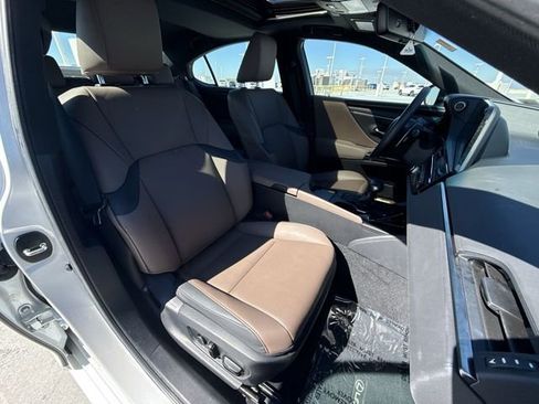 Certified 2023 Lexus ES 350 w/ Premium Package FWD image 26
