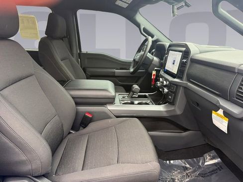 Used 2025 Ford F150 XLT w/ Equipment Group 301A Standard image 17