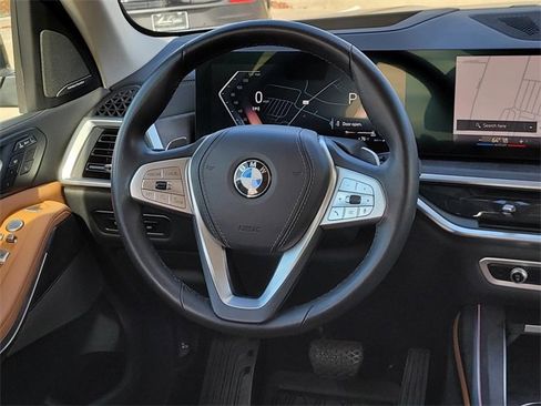 Used 2024 BMW X7 xDrive40i w/ Premium Package image 38