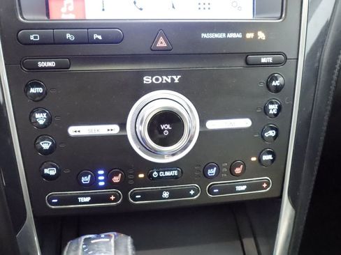 Used 2019 Ford Explorer Platinum AWD/4WD image 34