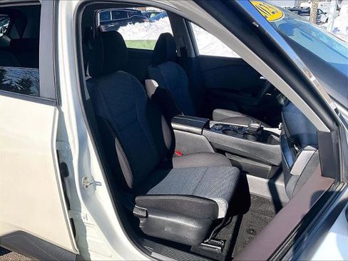 Certified 2023 Nissan Rogue SV image 11