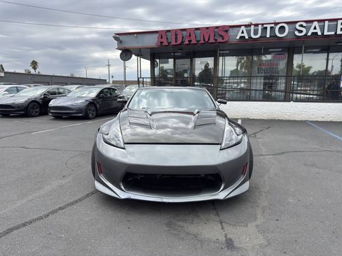 Used 2014 Nissan 370Z Touring w/ Sport Package RWD image 9