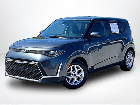 Used 2023 Kia Soul LX w/ Option Group 015 FWD image 2