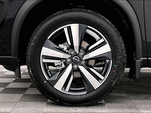 New 2025 Nissan Rogue SL image 13