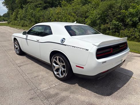 Used 2015 Dodge Challenger SXT Plus RWD image 4